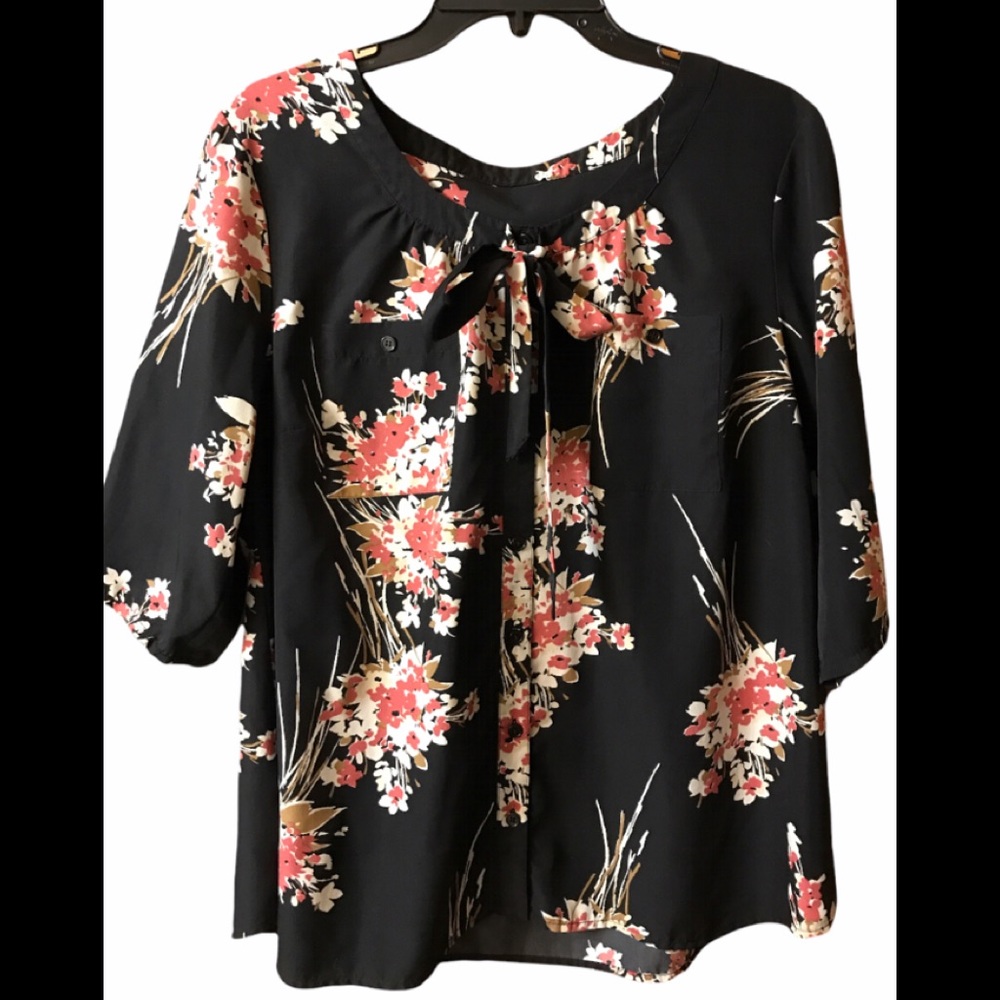 5 for $25 Super cute trendy top sz XL